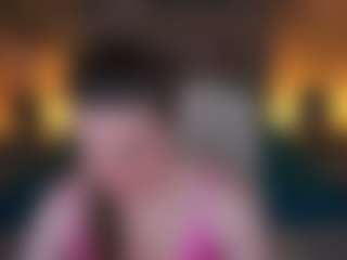 Live cam show with EmmyCharm - Green Eyes on CamClone