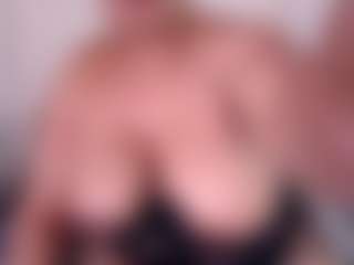 PlatnumBoobsxx MILF webcam performer live streaming
