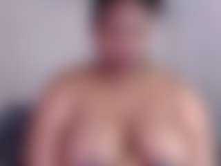 PlatnumBoobsxx MILF webcam performer live streaming