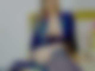 carolina-grey MILF webcam performer live streaming