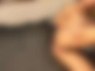 Live cam show with IhacoebRae - Grey Eyes on CamClone