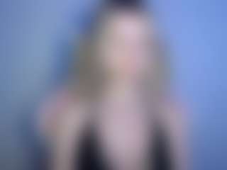 LuciaLittle's Live Sex Cam Show