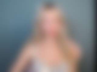 Live cam show with LuciaLittle - Blonde Hair on CamwithHer
