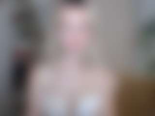 LuciaLittle's Live Sex Cam Show