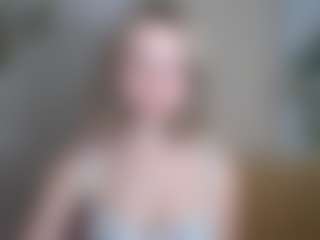 Live cam show with LuciaLittle - Thin on Streamer API