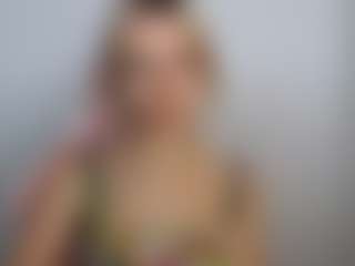 LuciaLittle's Live Sex Cam Show