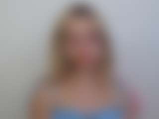 LuciaLittle's Live Sex Cam Show