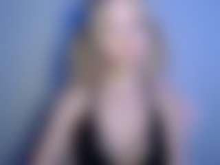 LuciaLittle's Live Sex Cam Show