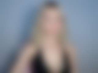 LuciaLittle's Live Sex Cam Show