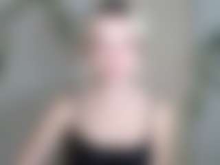 LuciaLittle's Live Sex Cam Show