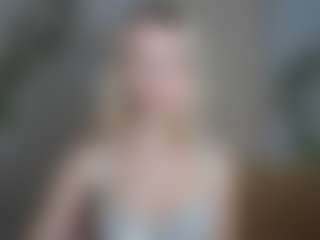 Show de cam en vivo con LuciaLittle - Cuckold en Camsoda