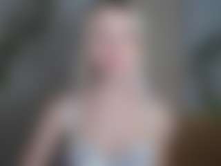 Live cam show with LuciaLittle - Upskirt on CamClone