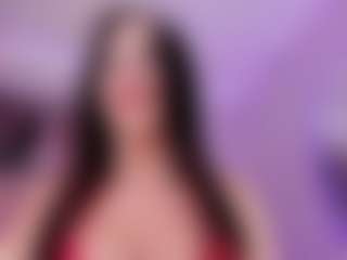 Live cam show with Vanessalombardy - Tease on Soda Cam