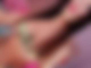 Live cam show with Vanessalombardy - Young Adult on friskycurves.com