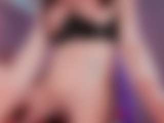 Live cam show with Vanessalombardy - Tease on Camsoda