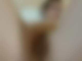 Lola4u MILF webcam performer live streaming