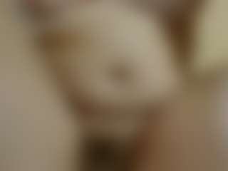 Live cam show with Lola4u - Hairy Pussy on 1on1-livenow
