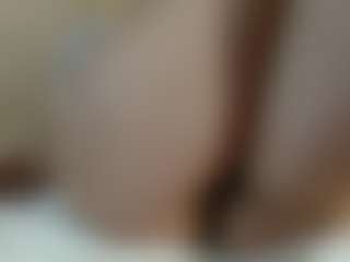 Live cam show with Lola4u - Green Eyes on Camsoda