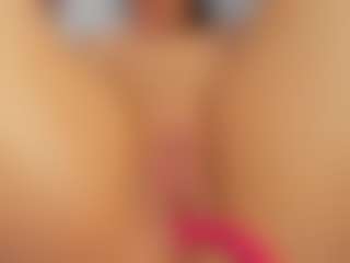 Live cam show with AlejaCute - Delicious on Camsoda