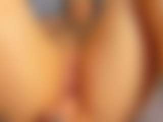 Live cam show with AlejaCute - Delicious on Milf Play