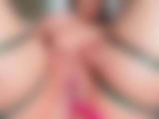 Live-camshow met AlejaCute - Shaved Toys op Camsoda