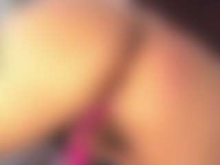 Live cam show with Rapunzelll - Living Room on Fit Hotties