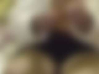 Live cam show with SandraCarina - Blue Eyes on studioflirtlive.com