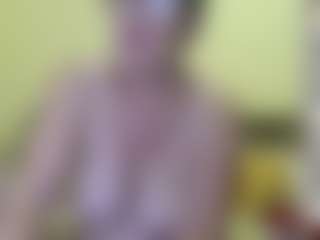 Live cam show with SandraCarina - Granny Big Ass on Camsoda