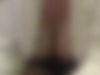 Live cam show with SandraCarina - Housewife on Milfs Live