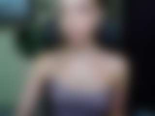 Live cam show with EmillyPlay - Mistress on CamwithHer