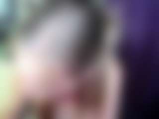 Live cam show with EmillyPlay - Green Eyes on Streamer API