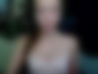 Live cam show with EmillyPlay - Joi on Livezox