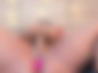 Live cam show with thaylanaa - Middle Aged on StripNow