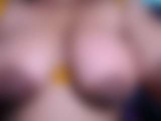 Ebony-olsson MILF webcam performer live streaming