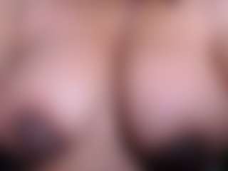 Ebony-olsson MILF webcam performer live streaming