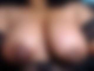 Ebony-olsson MILF webcam performer live streaming