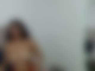 ZoeQuins's Live Sex Cam Show