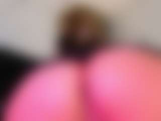 Live cam show with Annyy-Rosse - Athletic on SinfulBabes