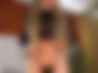 Live cam show with Annyy-Rosse - Athletic Blowjob on CamClone