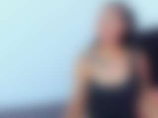 Live cam show with EmmaRogers - Asian Public on Stripli.com