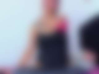 Live cam show with EmmaRogers - Asian Public on Camiplay Live