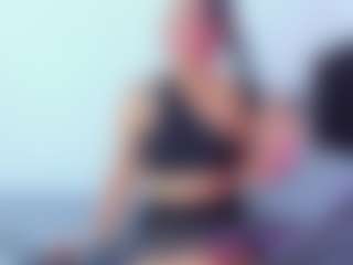Live cam show with EmmaRogers - Asian Public on AdultVida.com