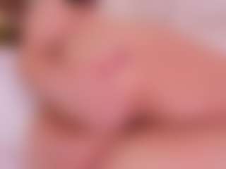 Live cam show with Biancax - Bedroom Teen (18+) on AdultVida.com