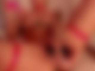 Live cam show with Luna Ruso - Facesitting on xDating