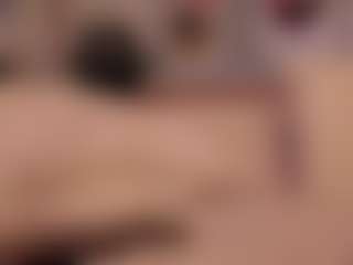 Live cam show with Luna Ruso - Facesitting on Camsoda