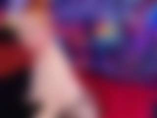 Live cam show with Kittie Purry - Blue Eyes on StripNow