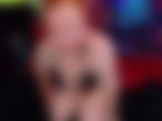 Live cam show with Kittie Purry - Ass Clapping on xDating