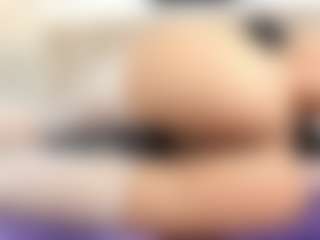 Live cam show with Annie-Queen - Young Adult on StripNow