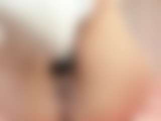 Live cam show with Annie-Queen - Cute on SmokeAndPoke