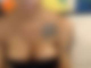 cataleyabigdickk's Live Sex Cam Show